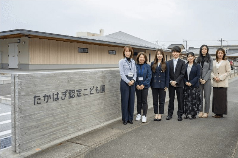 高萩市立 たかはぎ認定こども園 左から園長 岡部晃美氏、副園長 丹千鶴氏 ほか 関係者の皆様